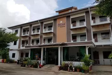 هتل Chutchawan Apartment