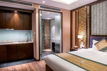 هتل Conifer Grand