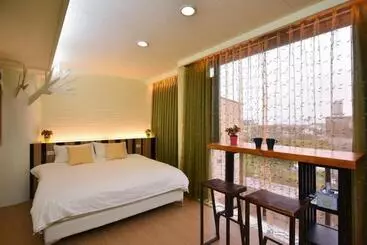 Hotel 羅東以馬內利電梯民宿 近羅東及清溝夜市