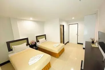 Hotel Polkadot Hostel
