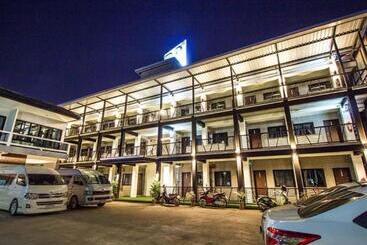 Отель B2 Lanna Boutique & Budget