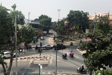 Отель Sripoom Boutique House