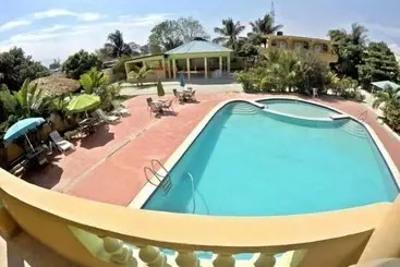 هتل La Cayenna Hôtel Et Restaurant