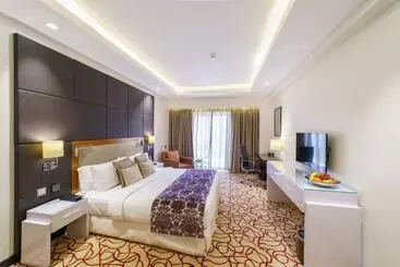 ホテル Radisson Muscat Panorama