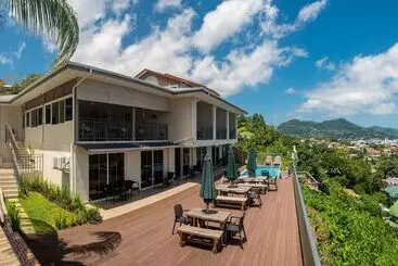 ホテル The Ridge Residence