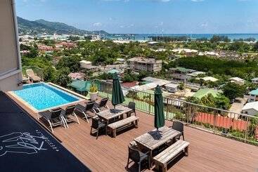 هتل The Ridge Residence