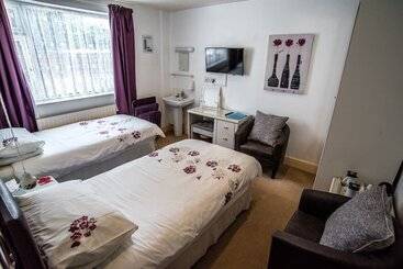 Пансион Holcombe Guest House