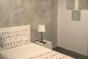 ベッドアンドブレックファースト Central House