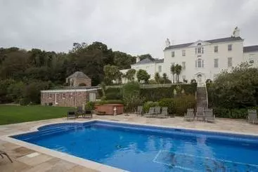 Bed and Breakfast La Haule Manor