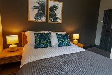 簡易ホテル The Punch Bowl