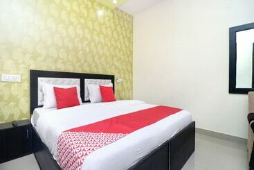 Apartamento Oyo 16702 Home Luxurious 2 Bhk Villa Khanyara Road