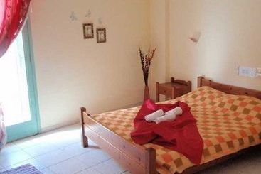 아파트 Poli Studios