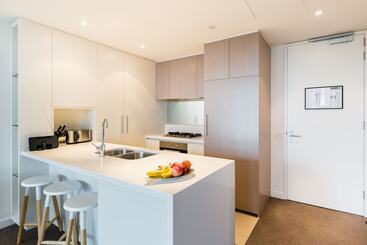 Mila, 1bdr Cremorne Apartment