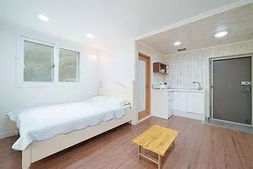 آپارتمان‌های توریست‌ها Geoje Maru Pension