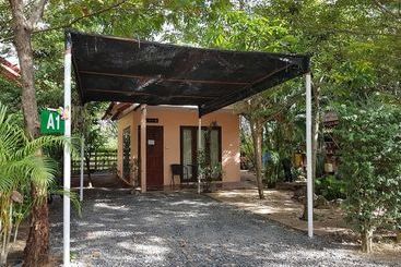 Отель Green Leaf Resort