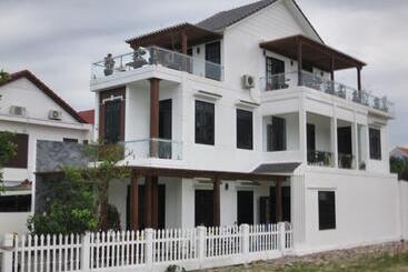 تختخواب و صبحانه Azalea Homestay