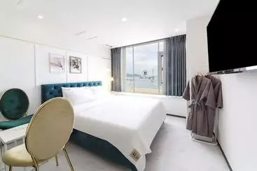 Brown Dot Hotel Songdo