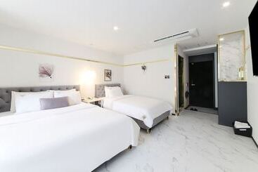 Brown Dot Hotel Songdo