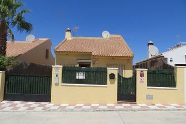 游客公寓 Villa Dede