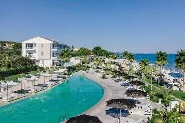 Villas Blue Carpet Luxury Suites