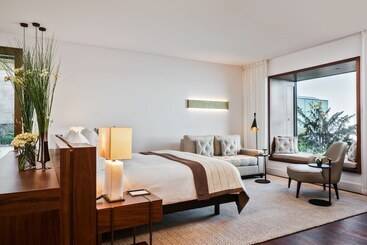 Bürgenstock Hotel & Alpine Spa