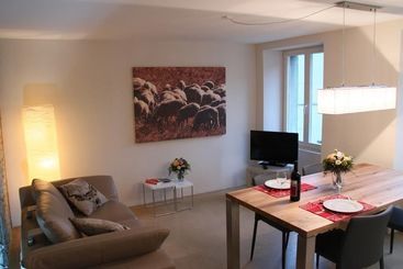 هتل Easy Living Business Apartments