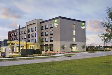 Hotel Holiday Inn Express And Suites Frisco Nw