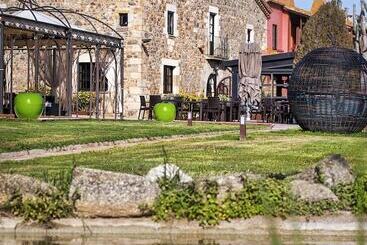 ホテル Suites Natura Mas Tapiolas