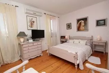 آپارتمان‌های توریست‌ها Apartments Milkana