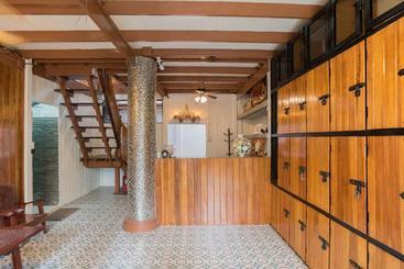 Home Mali Hostel At Hua Lumpong