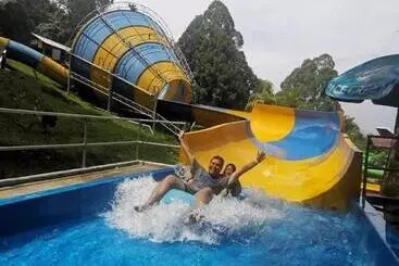 Hotell Bukit Merah Laketown Resort