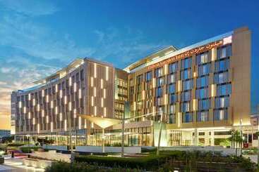 هتل Hilton Garden Inn Muscat Al Khuwair