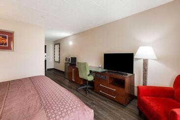 فندق Fairmount Inn & Suites   Stroudsburg, Poconos