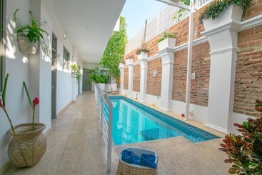 هتل El Cactus Luxury Apartments In Historic Center