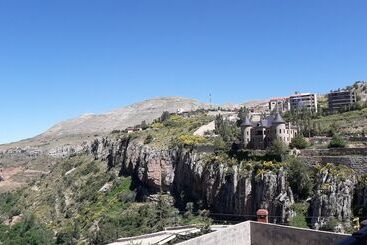 تختخواب و صبحانه Chateau Deau Faraya