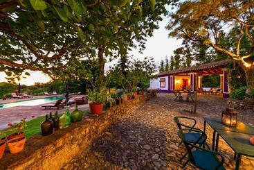 پانسیون Quinta Da Dourada