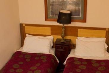 Bed and Breakfast Retreats At Wayside