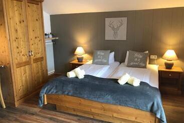 פנסיון Magali S, Bed & Breakfast   Inclusive Summer Card