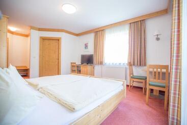 ペンション Appartementhaus Elmo Viehhauser Kg