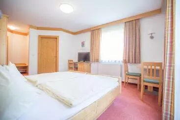 Pensió Appartementhaus Elmo Viehhauser Kg