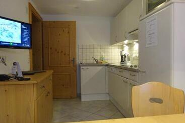 بنسيون Haus Zangerl