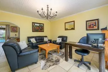 Majatalo Hlulala Guest House