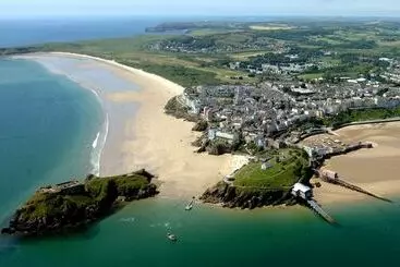 ペンション New Overlander Inn