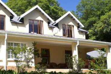 بنسيون Porcupine Ridge Guest House