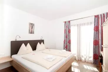 Restaurant   Café   Pension Hassler