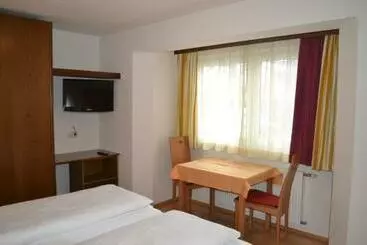 آپارتمان‌های توریست‌ها Ferienhaus Schiwiese Mit Freiem Eintritt In Die Alpentherme