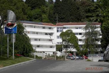 Апарт-отель šd Portorož Hostel Korotan