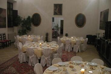 Отель Agriturismo Corte Virgiliana