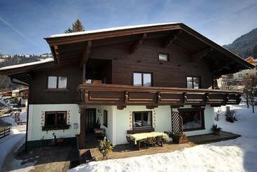 ベッドアンドブレックファースト Haus Jochblick Familie Loinger