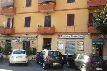 Pensjonat Adriatic Room 50 M Dalla Stazione Ferroviaria Di Ciampino E Dalla Navetta Aeroportuale